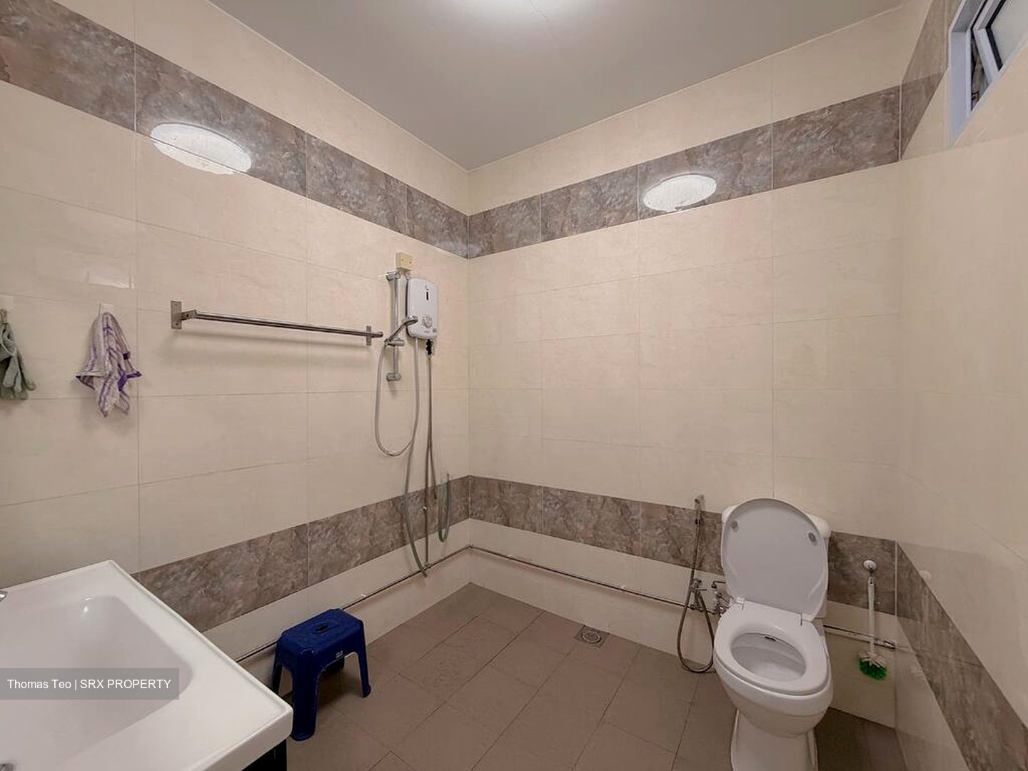 Saint Michael's Road (D12), Terrace #565823751
